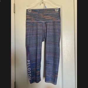 PELOTON WOMEN’S WITH LEGGINGS SIZE MEDIUM